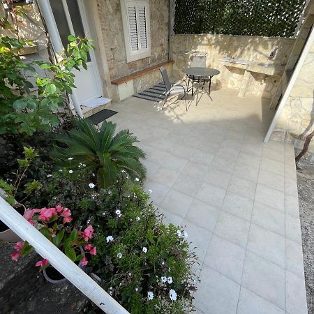 Studio Apartment Klaric Vis Esterno foto