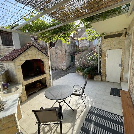 Studio Apartment Klaric Vis Esterno foto