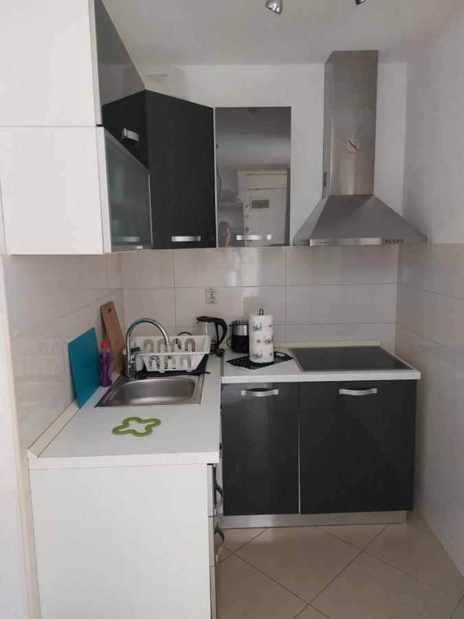 Studio Apartment Klaric Vis Esterno foto