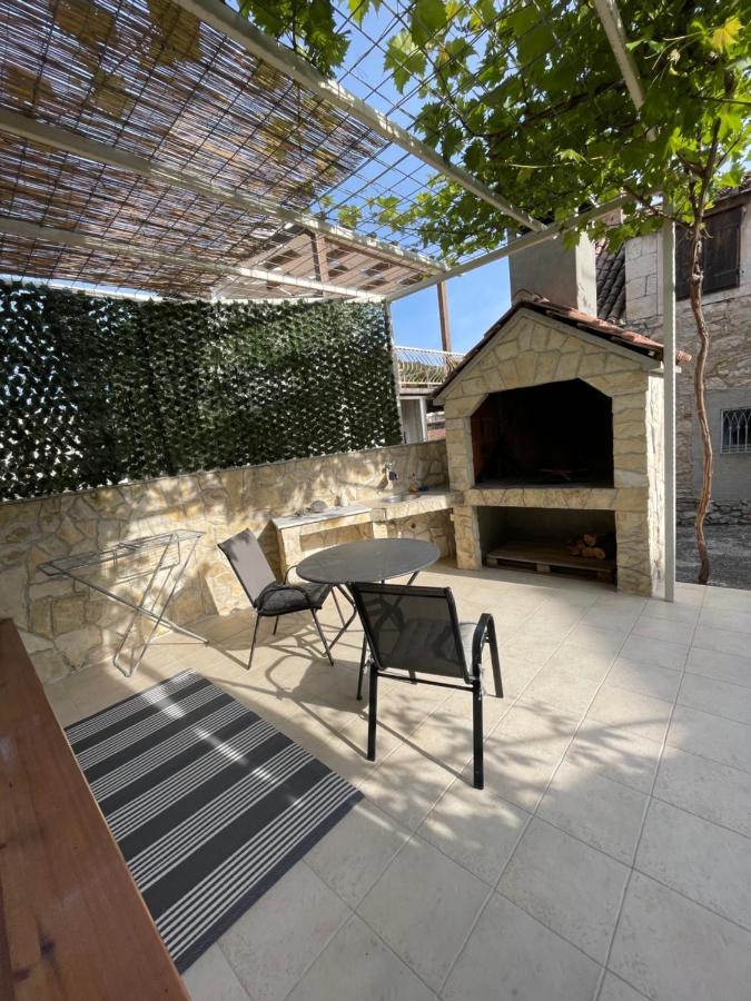 Studio Apartment Klaric Vis Esterno foto