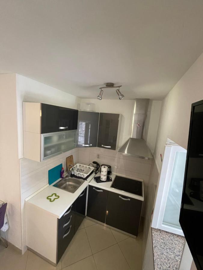 Studio Apartment Klaric Vis Esterno foto
