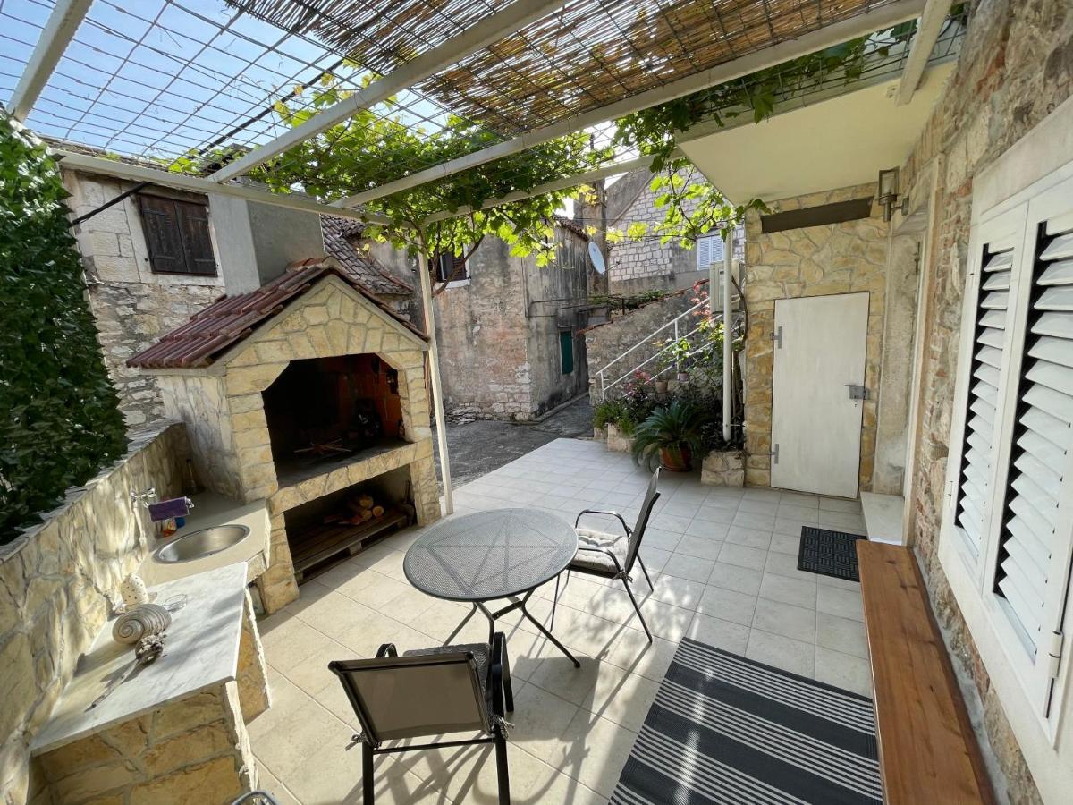 Studio Apartment Klaric Vis Esterno foto