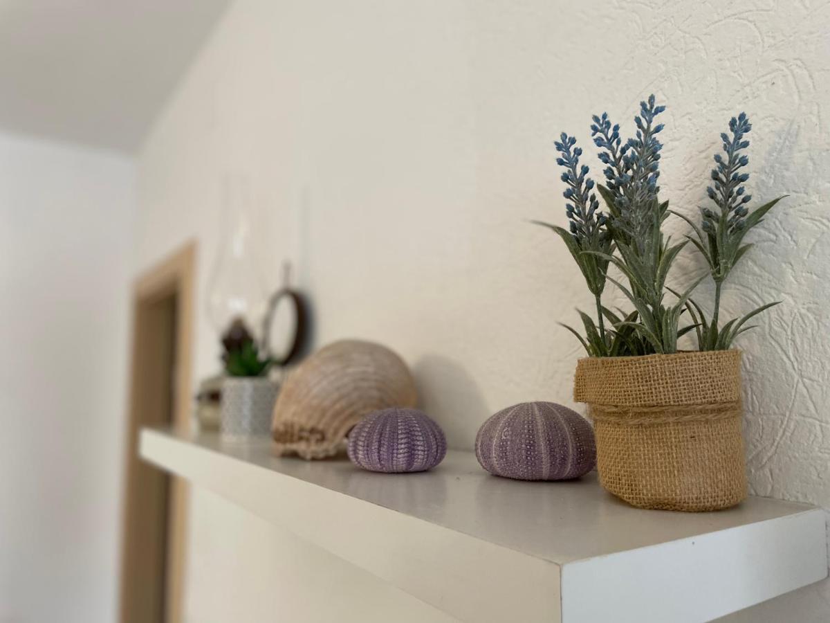 Studio Apartment Klaric Vis Esterno foto