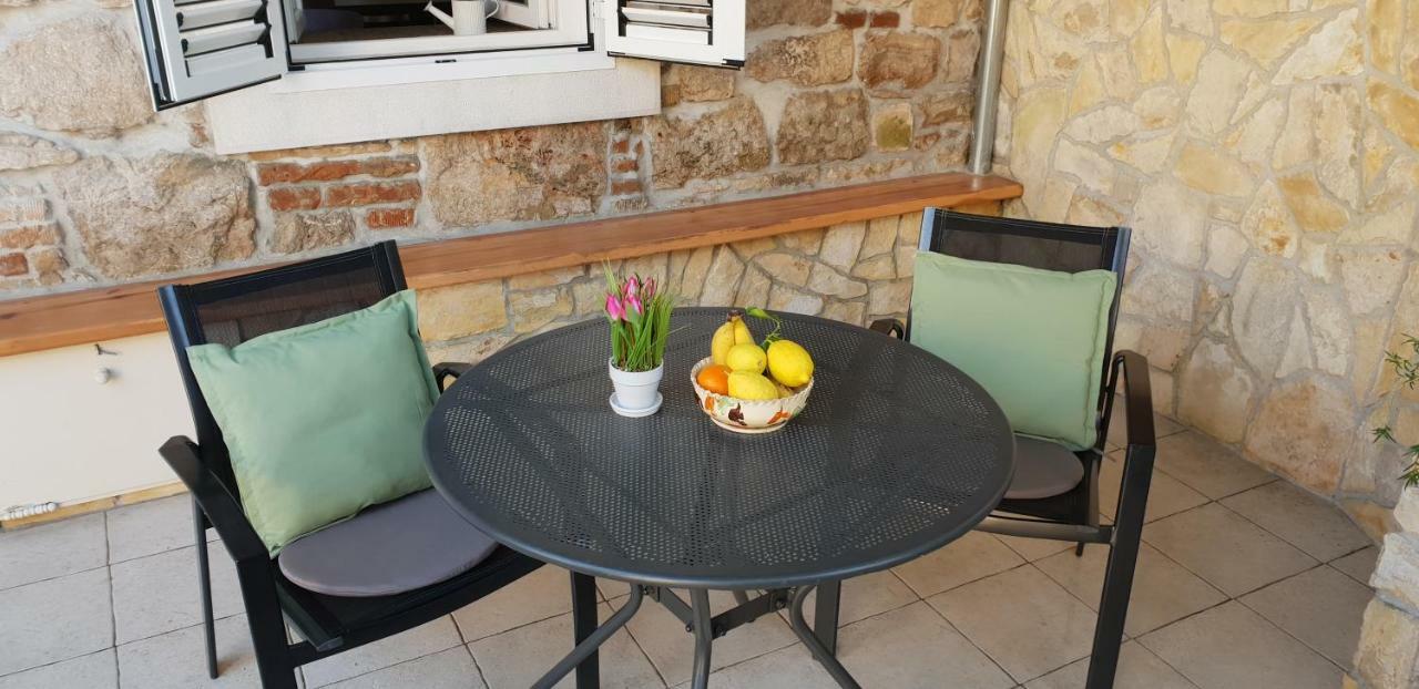 Studio Apartment Klaric Vis Esterno foto