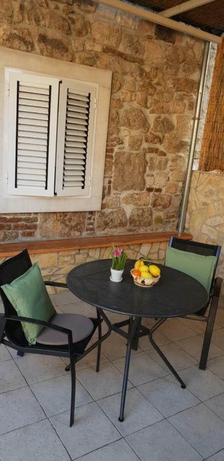 Studio Apartment Klaric Vis Esterno foto